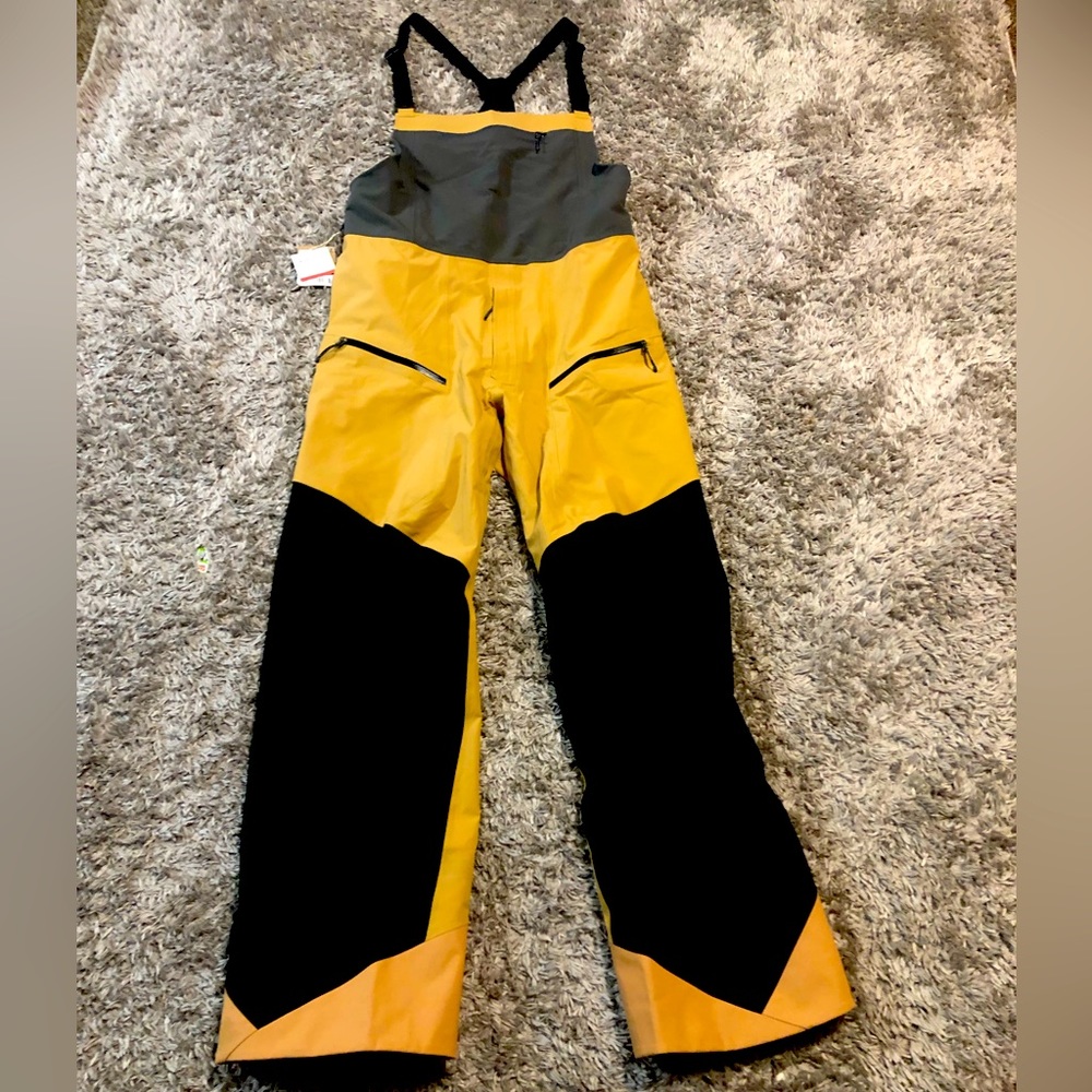 Patagonia snow pants men’s size L, NWT Retail $399!